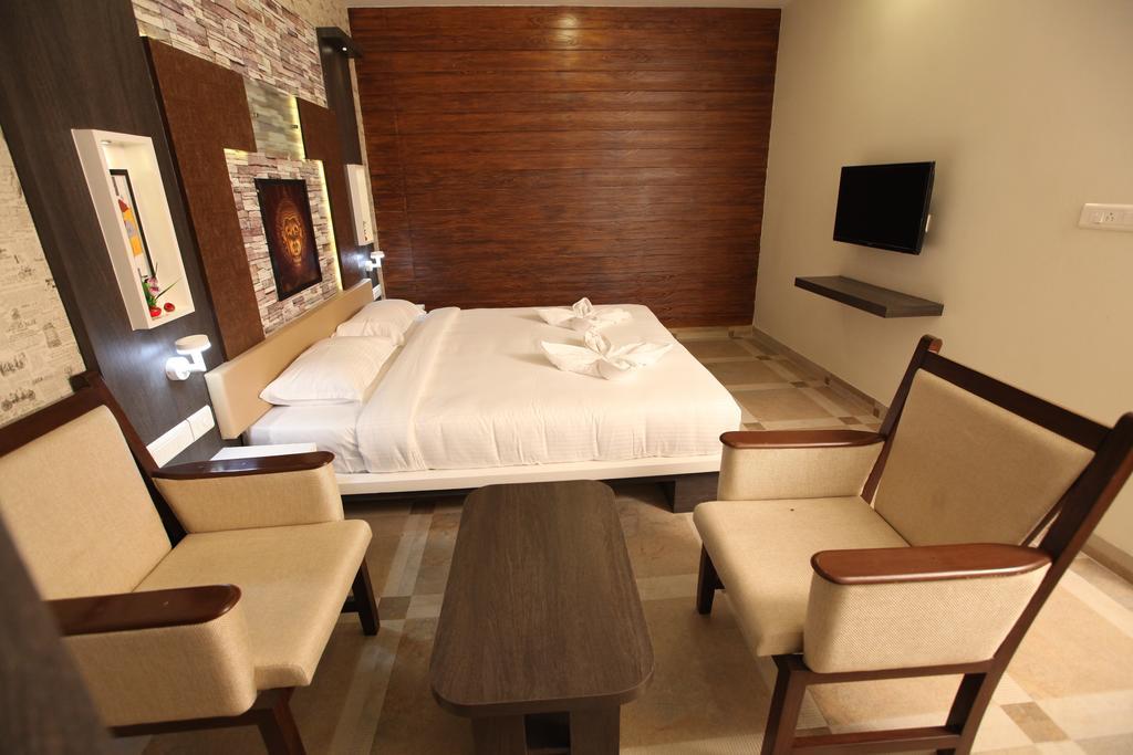 Mmr Gardens Hotel Madurai Buitenkant foto