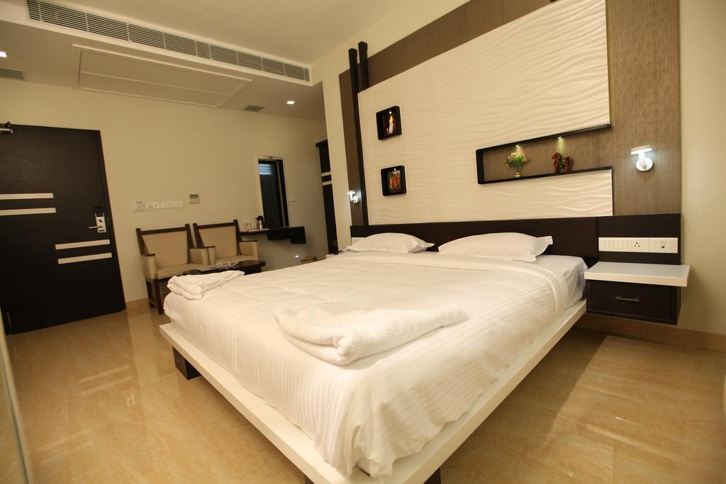 Mmr Gardens Hotel Madurai Buitenkant foto