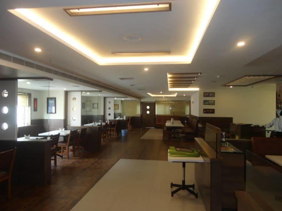 Mmr Gardens Hotel Madurai Buitenkant foto